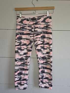 Lululemon Athletica Women's Cropped Camouflage Leggings Pink Black Gray